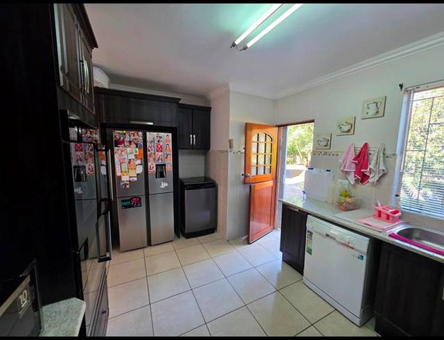 3 BEDROOM DUPLEX FOR SALE IN HUTTEN HEIGHTS